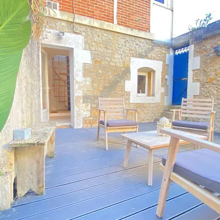 - Le Lys - Magnifique Maisonnette Avec Terrasse Nyaraló *