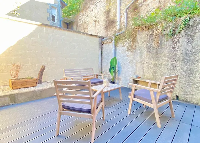 - Le Lys - Magnifique Maisonnette Avec Terrasse 푸아티에