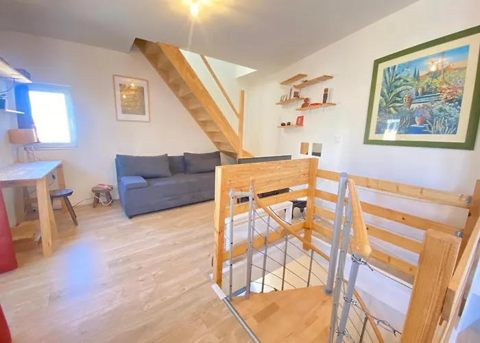 Holiday home - Le Lys - Magnifique Maisonnette Avec Terrasse Poitiers