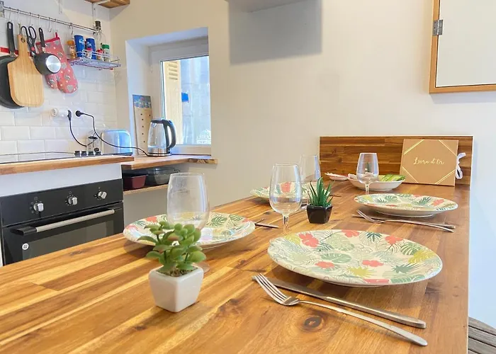 - Le Lys - Magnifique Maisonnette Avec Terrasse 펜션 푸아티에